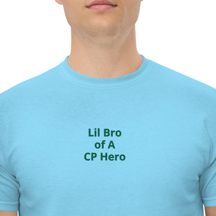 Lil Bro of A CP Hero Klassisches Herren-T-Shirt