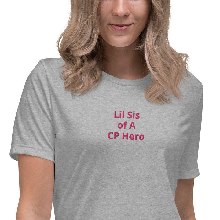 Lil Sis of A CP Hero - Camiseta holgada para mujer, color rosa