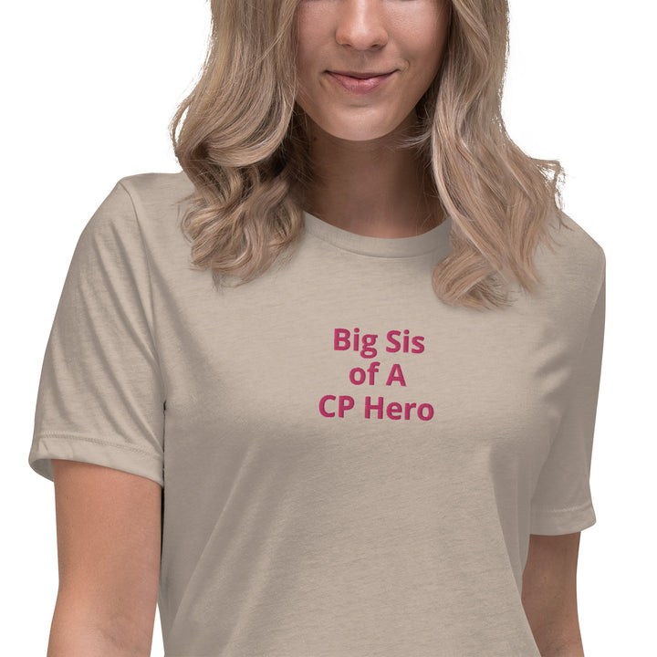 Big Sis of A CP Hero Damen-T-Shirt, leger, rosa